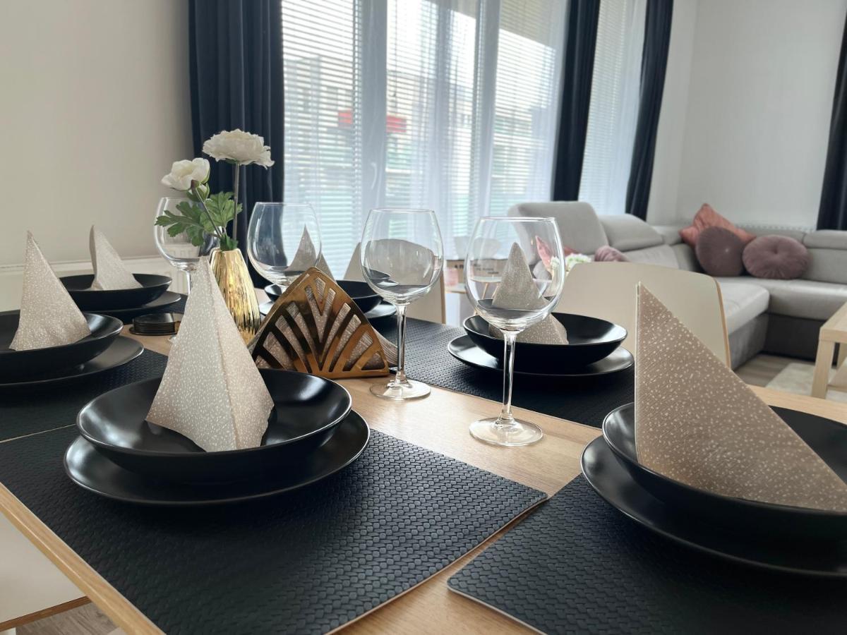 Diamond Apartments - 3 Bedroom, Luxurious Apartment In The Heart Of The City Budapesta Exterior foto